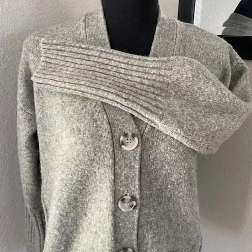 RACHEL ZOE Button Front Raw Hem Cardigan Sweater Gray Medium